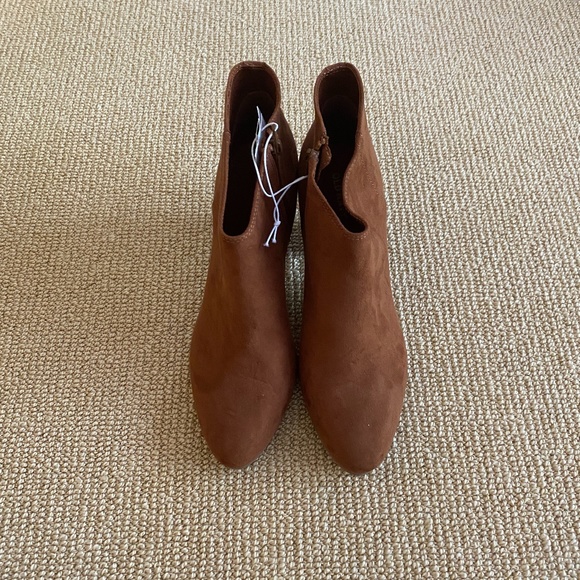 Women's Old Navy Brown Booties, Size 9 - Picture 1 of 7